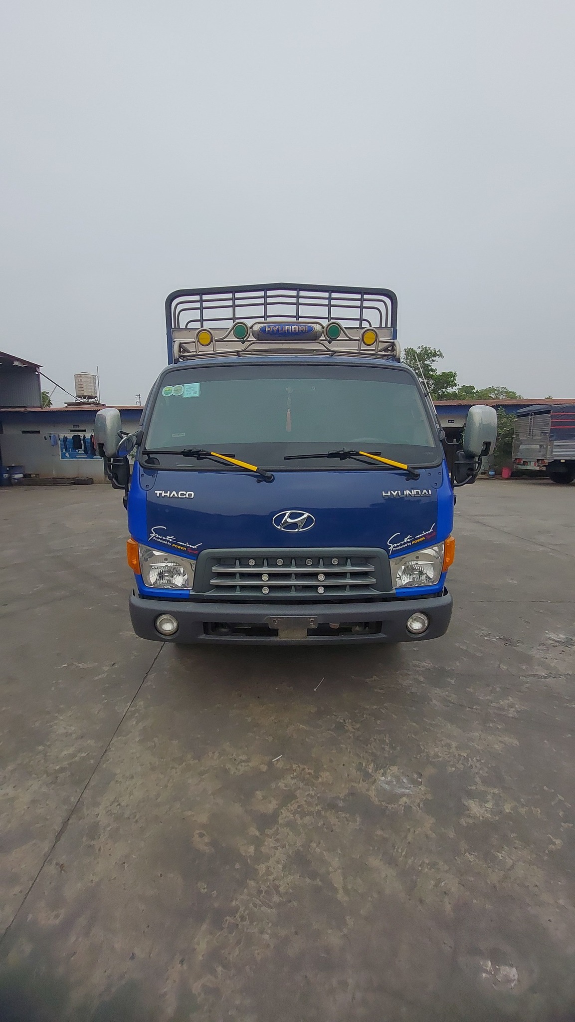 HD500 ứng dụng đa dạng: xe hút chất thải, xe cứu hộ, xe thùng bạt