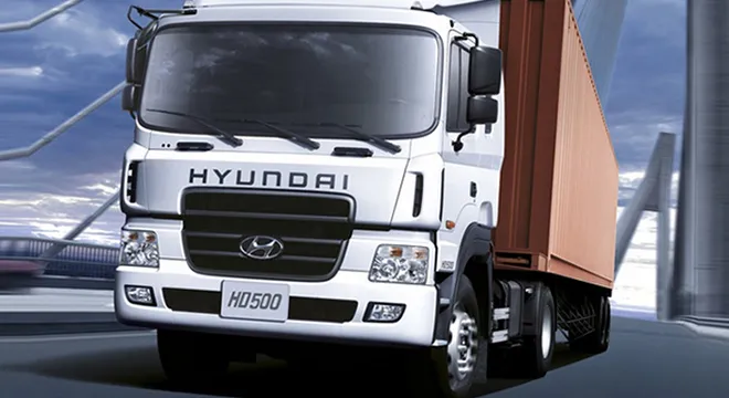 Động cơ D4DB-D mạnh mẽ, tiết kiệm nhiên liệu