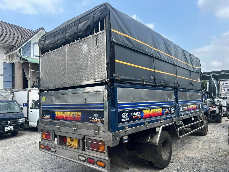Thaco Hyundai HD650 được đánh giá cao về thiết kế khí động học, cabin rộng rãi và khả năng vận hành ổn định trên nhiều cung đường tại Việt Nam.