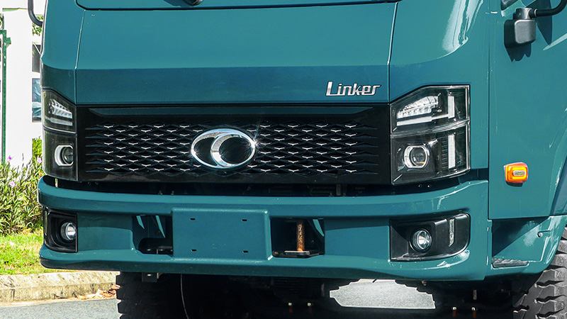 THACO LINKER T3-12 – Thiết kế ngoại thất mạnh mẽ, cabin rộng rãi, tiện nghi hiện đại.