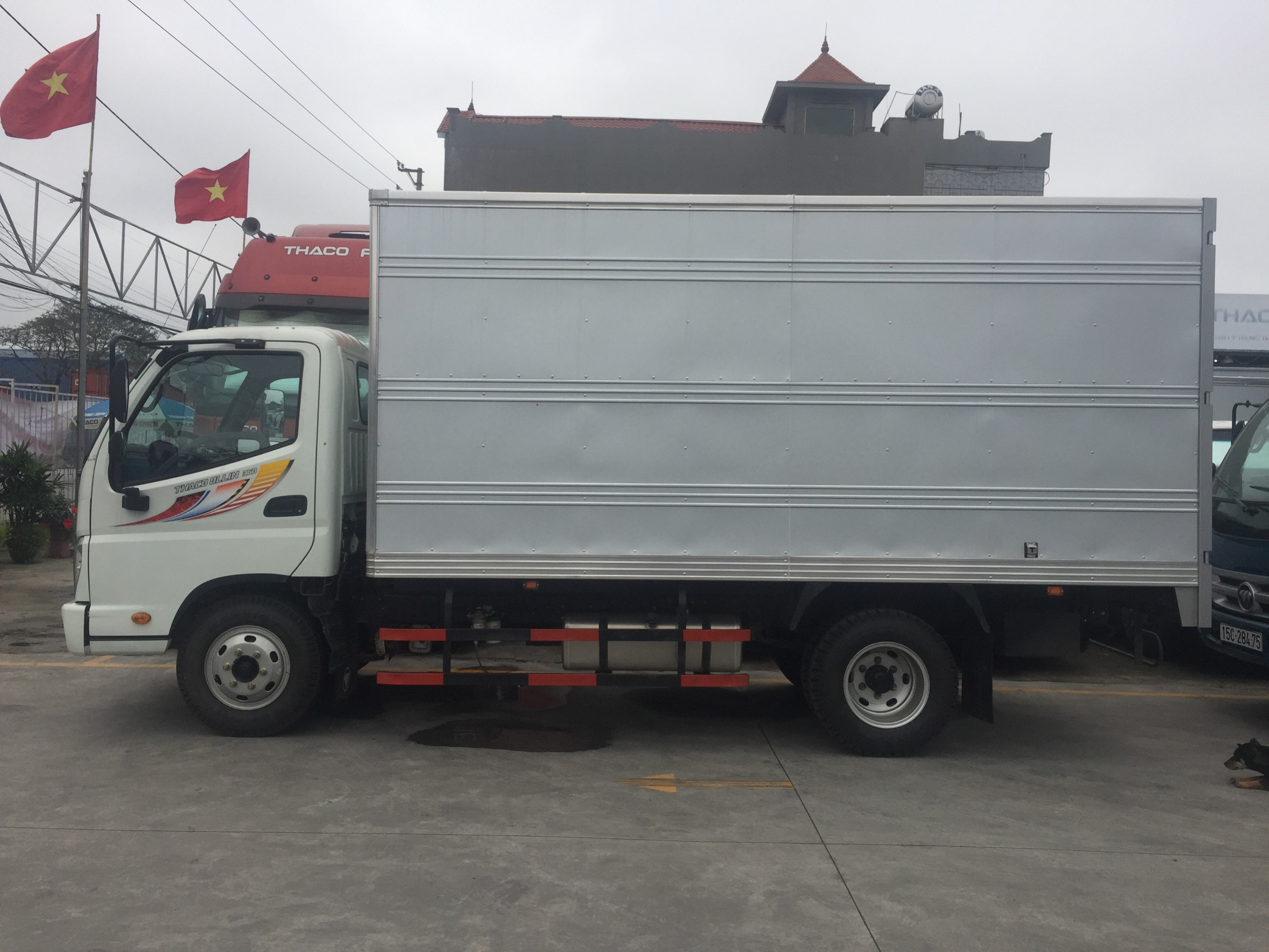 Thaco Ollin 360 đa dạng ứng dụng: thùng kín, thùng mui bạt, thùng đông lạnh