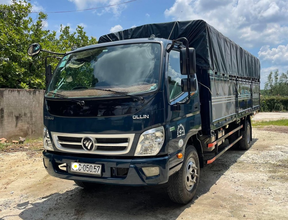 Hình ảnh tổng quan xe tải Ollin 720 thùng mui bạt