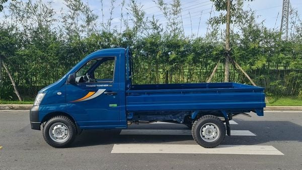 Towner 990: cabin nhỏ gọn, tiện nghi cơ bản