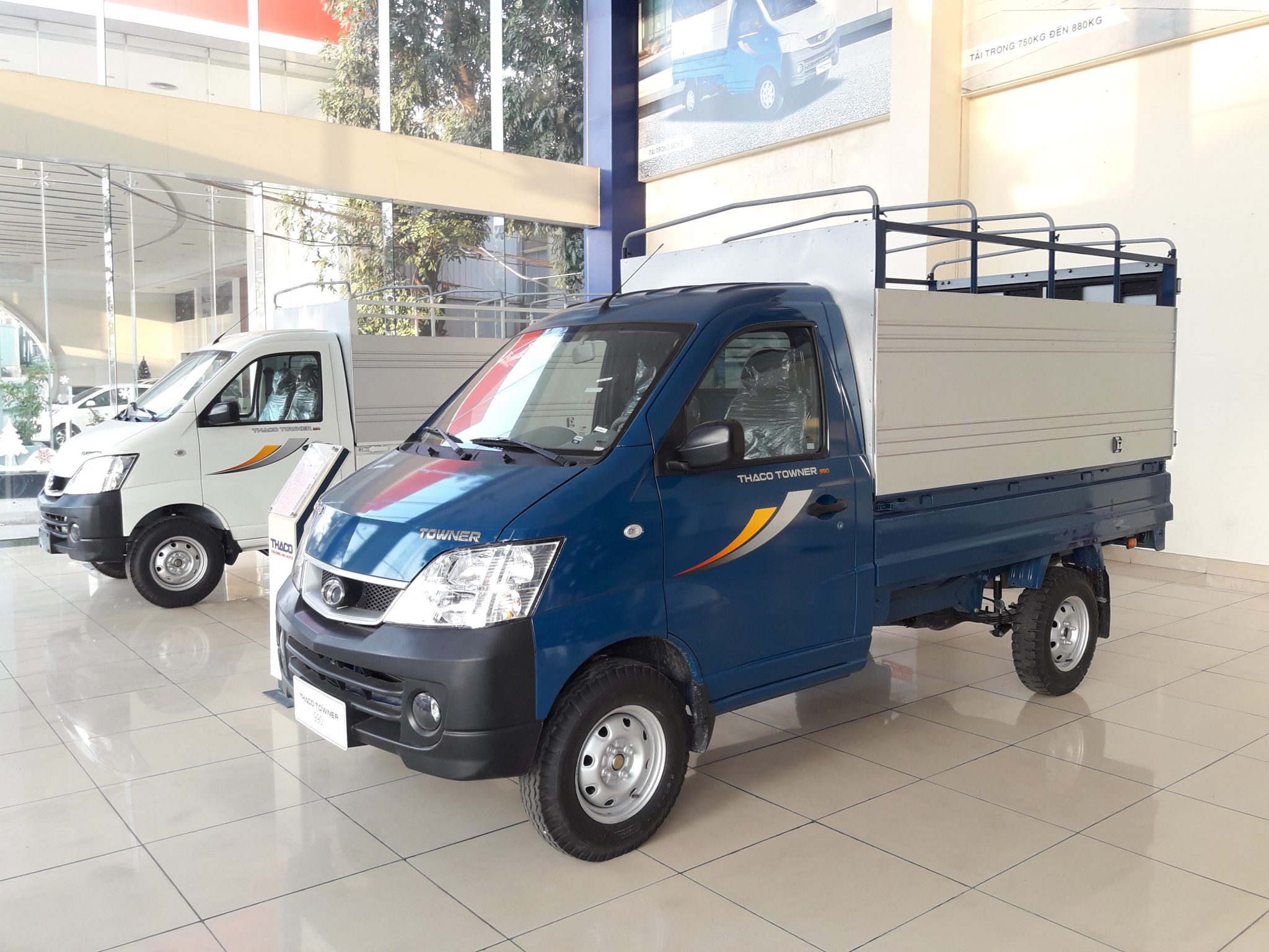 Xe tải Thaco Towner 990 phiên bản thùng lửng