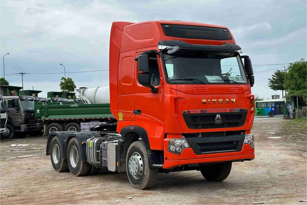 Xe đầu kéo T7H 440 cầu dầu ứng dụng đa dạng trong vận tải hàng nặng