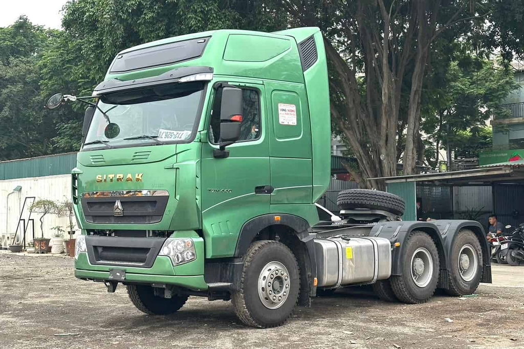 Xe đầu kéo T7H 440 cầu dầu vận hành mạnh mẽ, tiết kiệm nhiên liệu