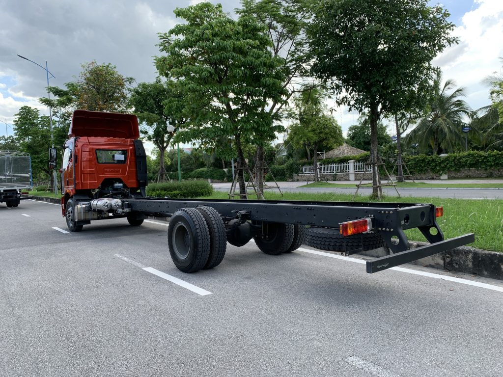 FAW J6L thùng kín 8 tấn – lựa chọn phổ biến cho doanh nghiệp vận tải Việt Nam