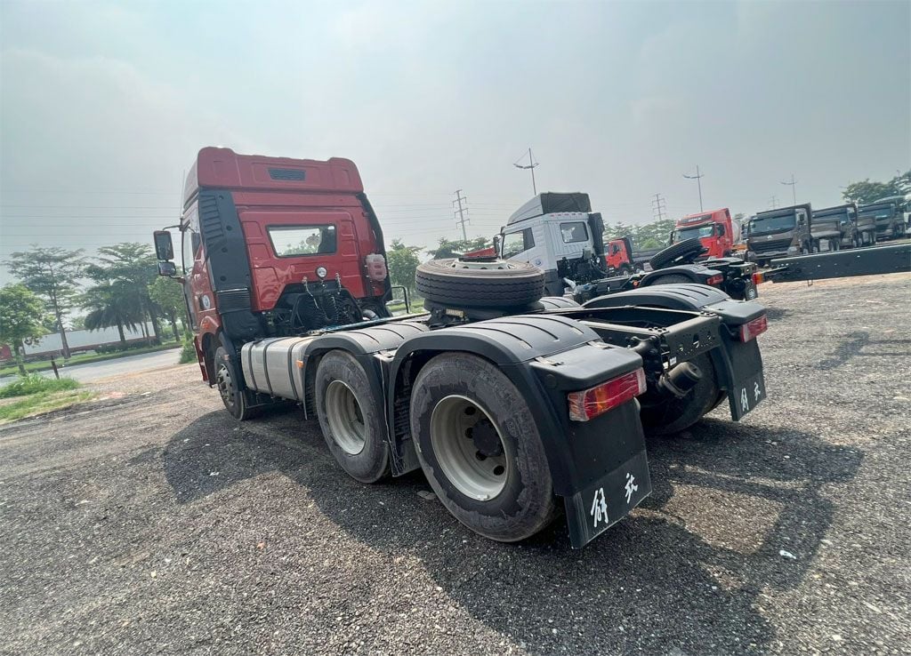 Faw J6P 2 cầu 375 HP phù hợp đa dạng ứng dụng vận tải