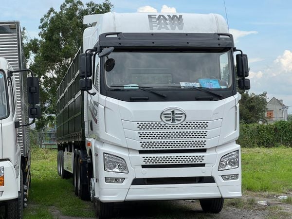 Xe đầu kéo Faw JH6 460HP tại thị trường Việt Nam