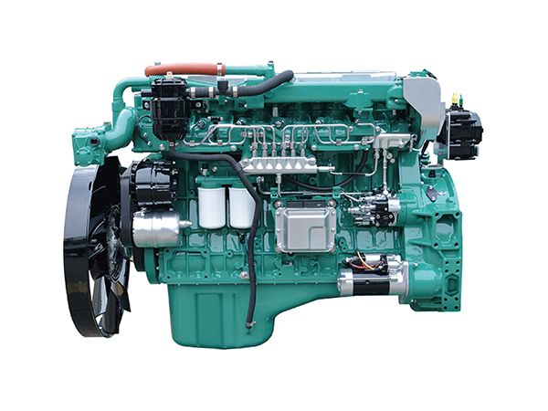 Xe tải thùng kín FAW JH6 8x4 tại thị trường Việt Nam, nổi bật với thiết kế mạnh mẽ, thùng hàng rộng và trang bị hiện đại.