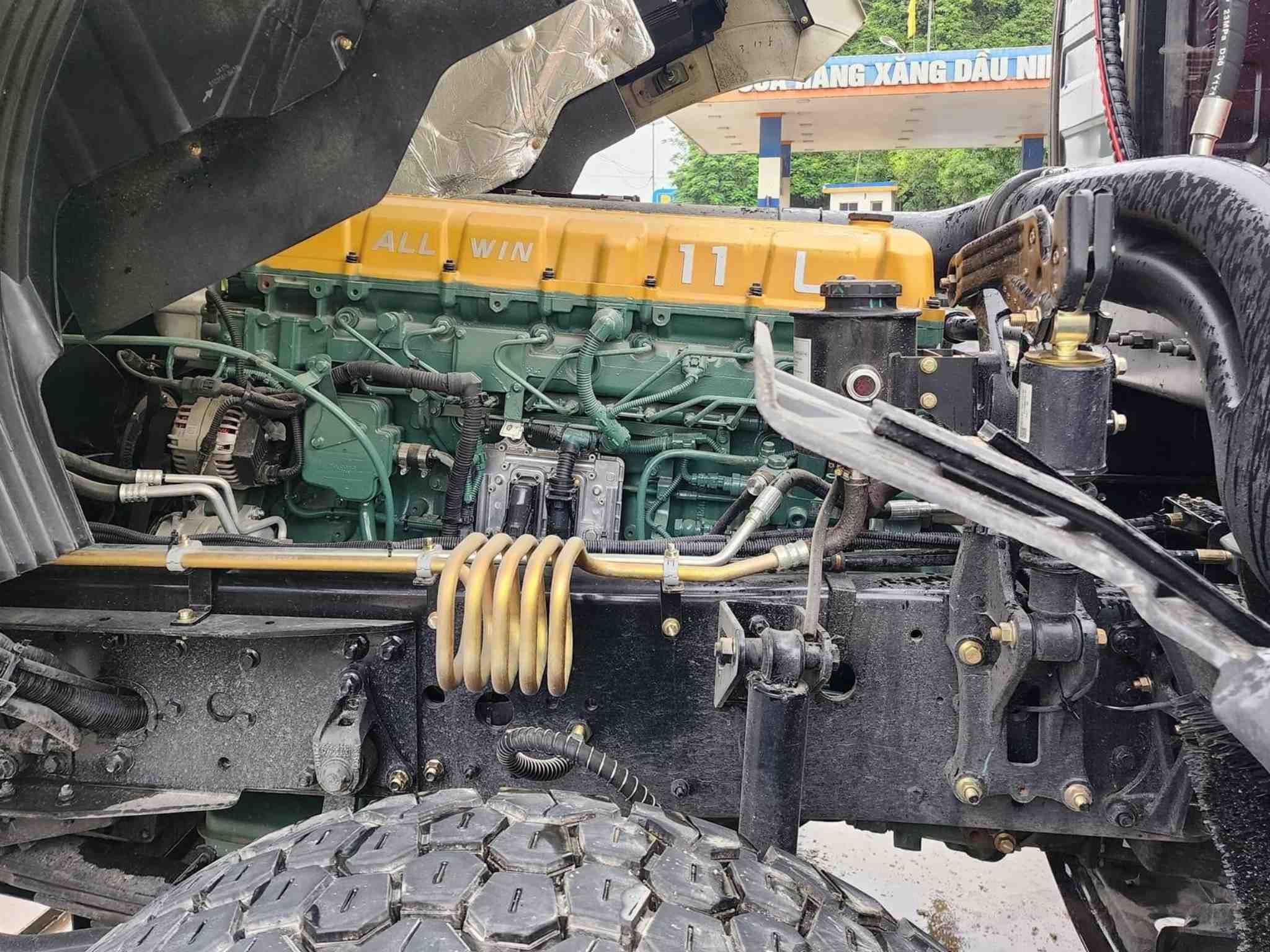 Xe tải ben FAW JH6 6×4 cùng động cơ mạnh mẽ