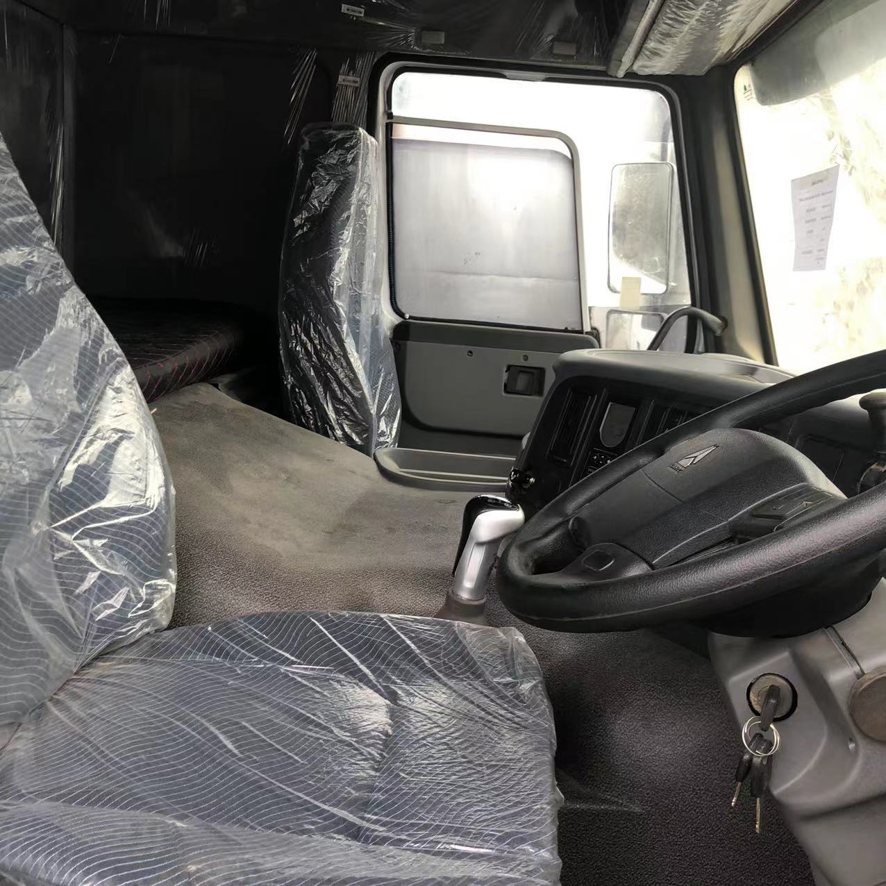 Howo 4 Chân 375HP Cabin A7 17 Tấn – Nội thất hiện đại, hệ thống an toàn cao cấp.