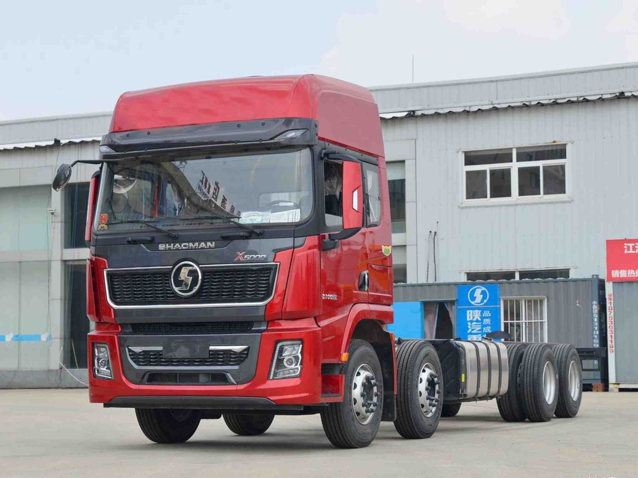 Một số đối thủ cạnh tranh của Howo 4 chân 375HP cabin A7