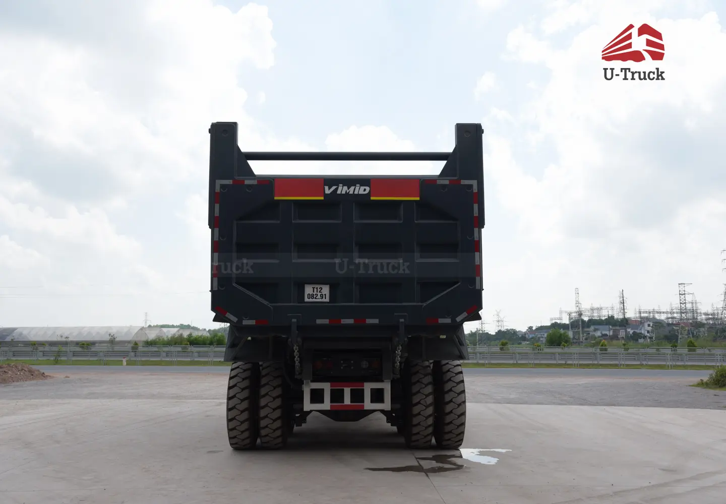 Xe Ben Mỏ HW7D 371 70 Tấn Thùng Đúc với thiết kế cabin rộng rãi, thùng đúc chịu lực và hệ thống thủy lực chuyên dụng cho vận tải khai khoáng. (Nguồn: u-truck.vn)