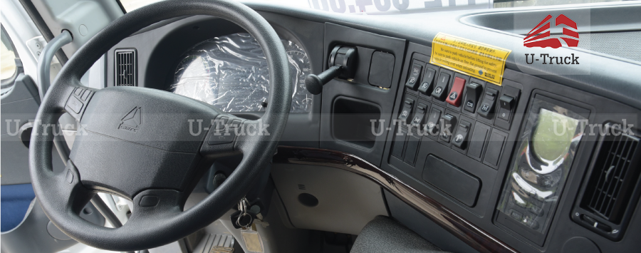 Nội thất Xe Ben Mỏ HW7D 371 70 Tấn Thùng Đúc. (Nguồn: u-truck.vn)