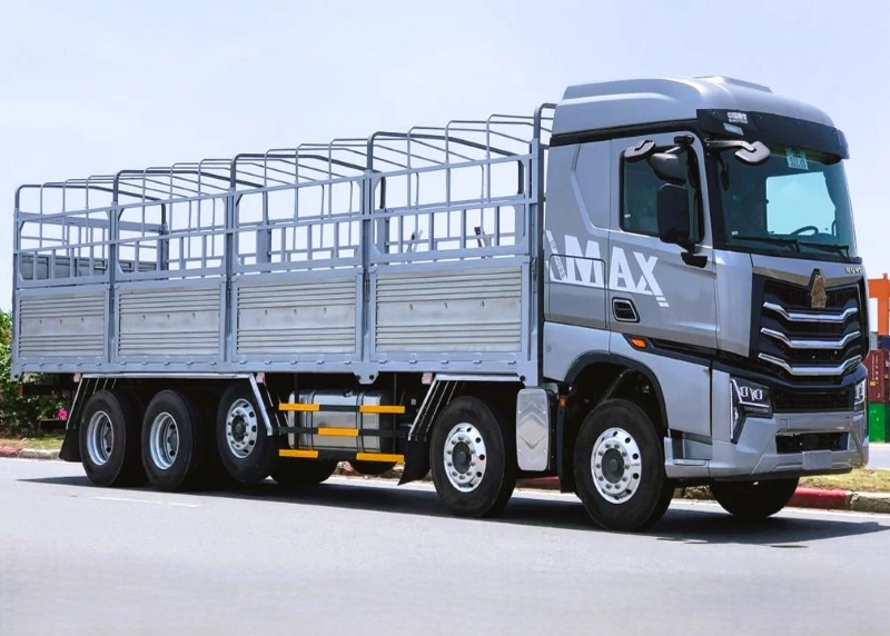 Ứng dụng đa dạng của xe tải thùng MAX 400 8x4 khung mui 9.7m