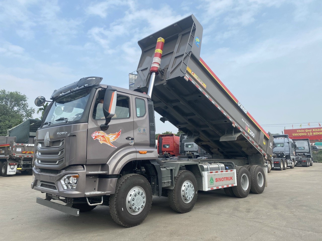 Xe ben NX350 8x4 thùng đúc – giải pháp vận tải nặng tối ưu