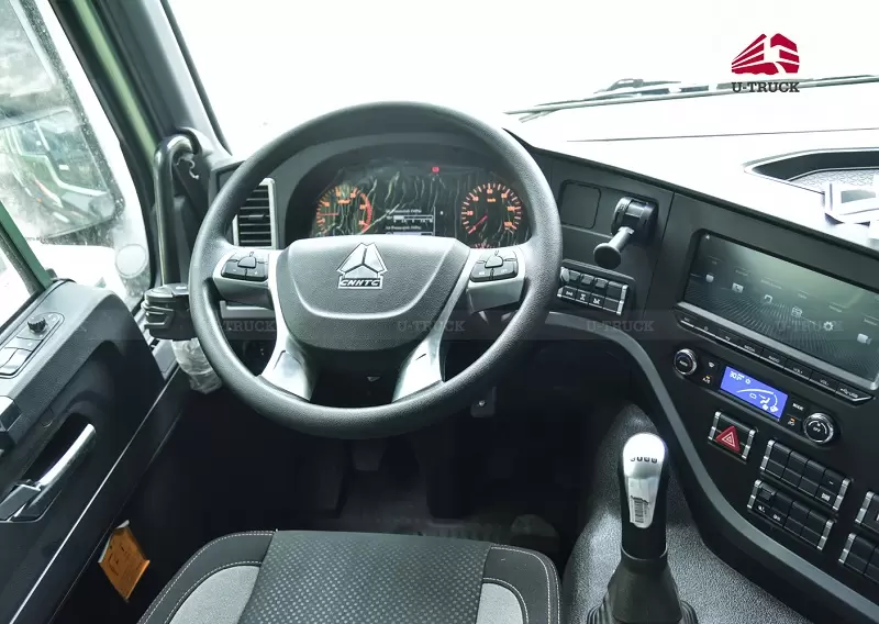Xe Ben V7X 350 8x4 Thùng Đúc với thiết kế hiện đại, thùng hàng lớn, khung gầm vững chắc và trang bị an toàn tiên tiến. (Nguồn: u-truck.vn)