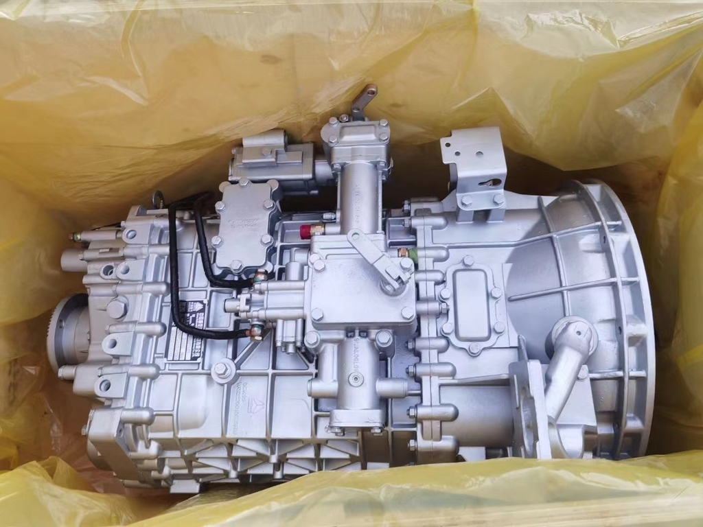 Xe đầu kéo V7X 440 Cầu Dầu (HOWO Sitrak T7H 440 Cầu Dầu) – thiết kế hiện đại, động cơ MAN Đức, cầu dầu tải nặng, nội thất tiện nghi.