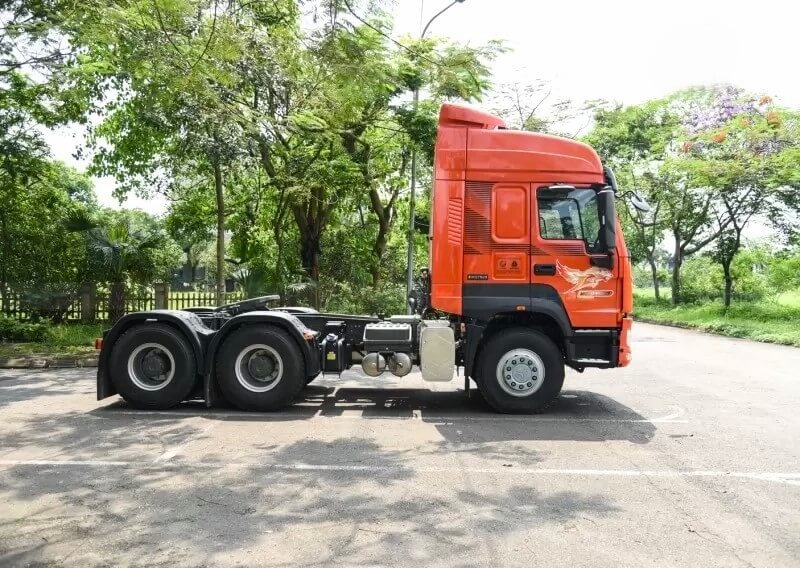 Xe đầu kéo V7X 440 cầu dầu phục vụ đa dạng nhu cầu vận tải
