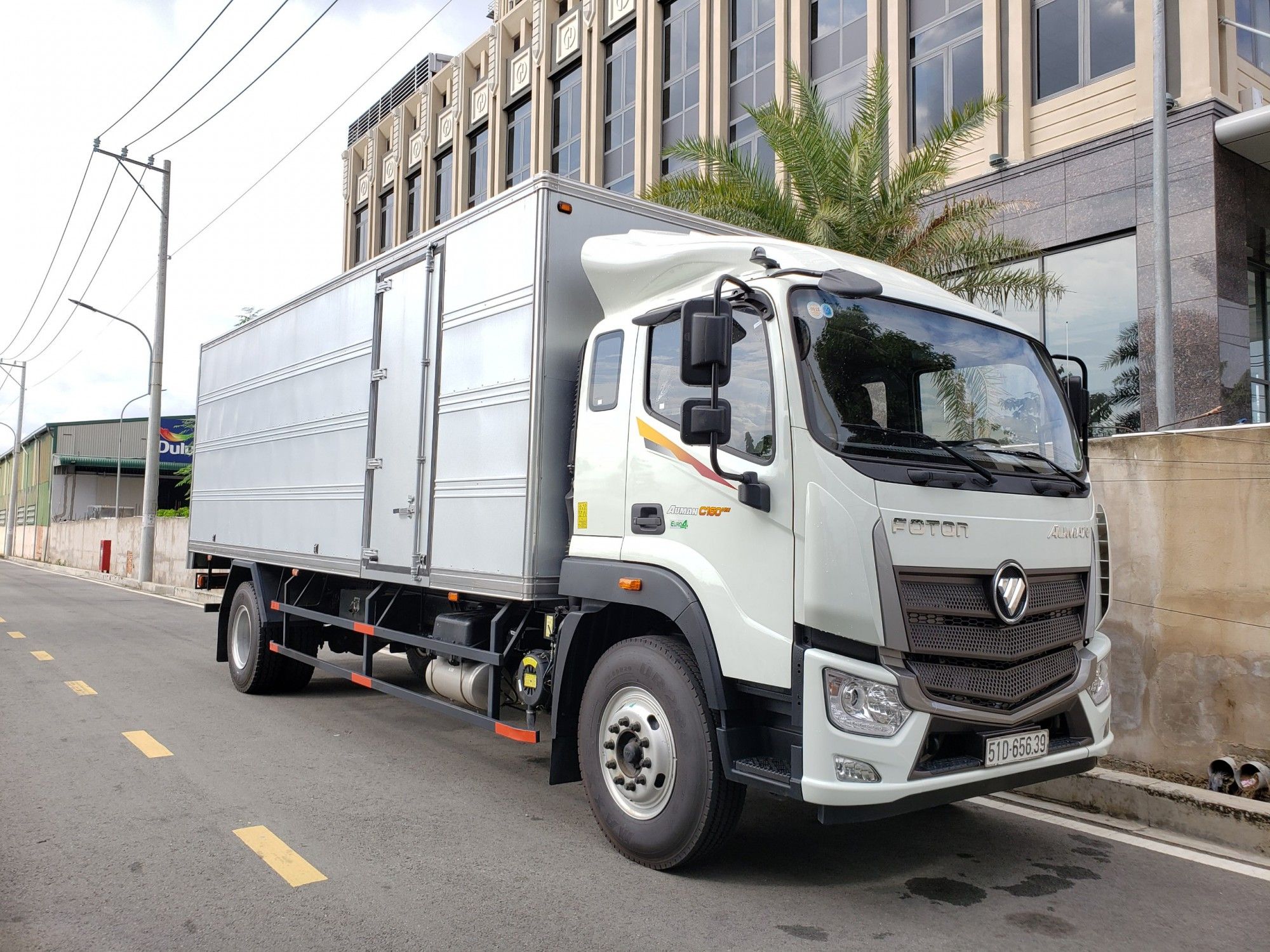 So sánh đối thủ cạnh tranh cùng phân khúc xe tải 9 tấn