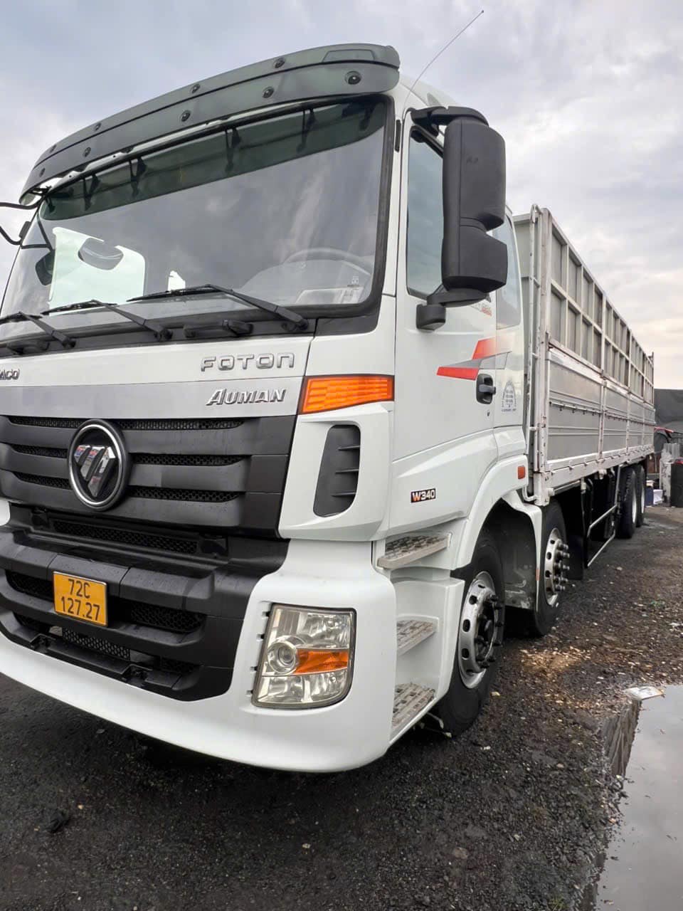 Thaco Auman C34 cạnh tranh trực tiếp với Hino, Howo, Dongfeng trong phân khúc xe tải nặng 5 chân