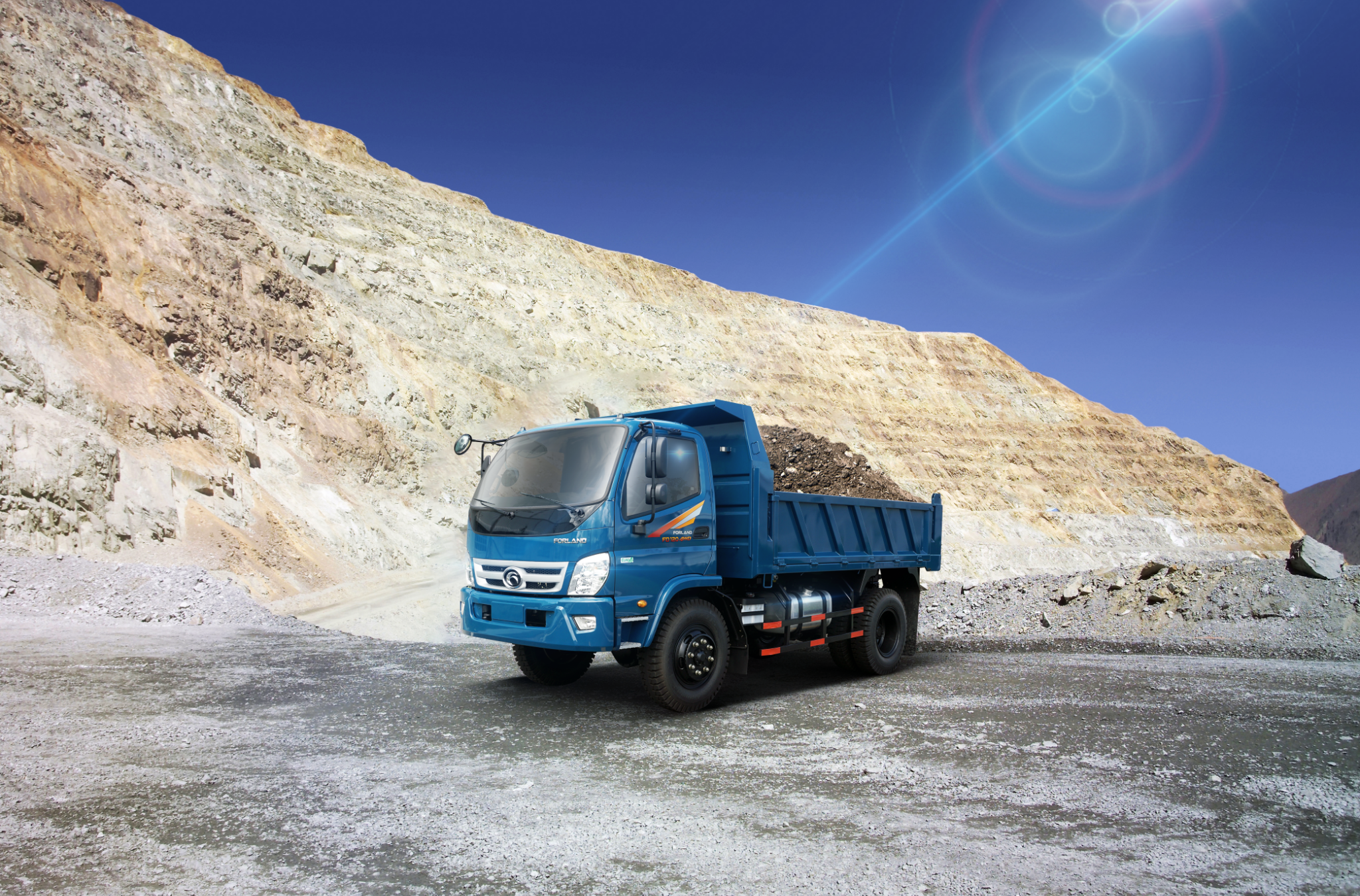 Forland FD120 4WD vận hành mạnh mẽ trên địa hình phức tạp