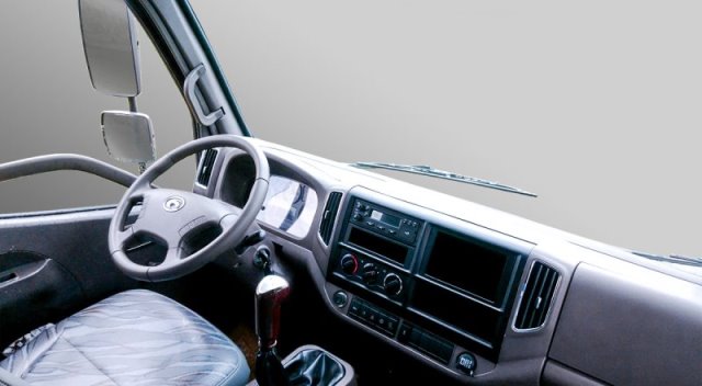 FORLAND FD150 4WD - Xe ben 2 cầu dầu 8.3 tấn 6.7 khối với thiết kế ngoại thất mạnh mẽ, nội thất tiện nghi và khung gầm chắc chắn.
