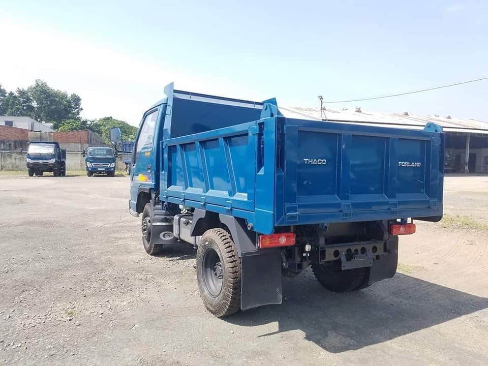 Nội thất cơ bản, một số hạn chế về trang bị tiện nghi của Thaco Forland FD250.E4