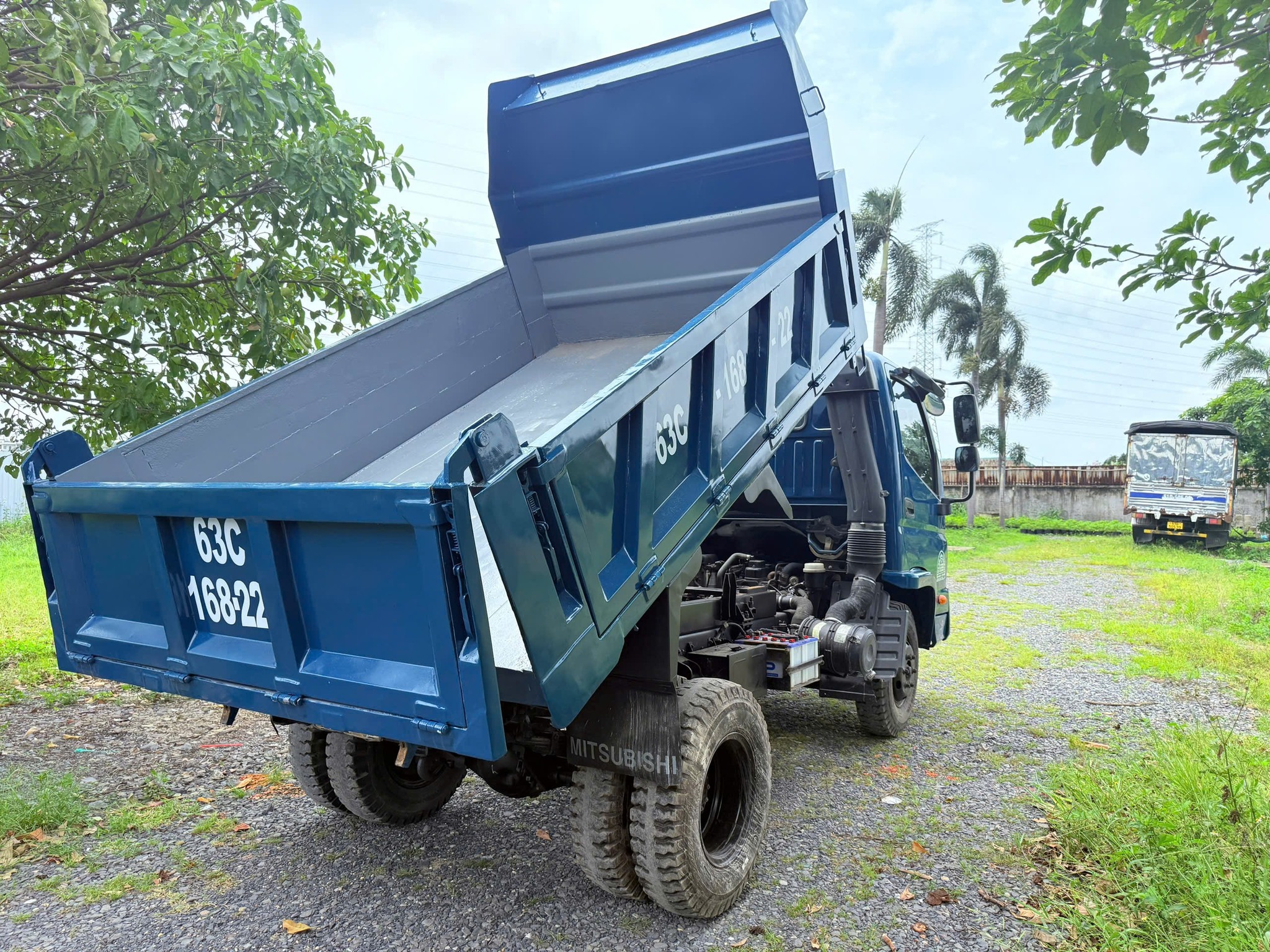 Xe ben 1 cầu 3,5 tấn Thaco FD350 - 3,49T với thiết kế cabin rộng rãi, thùng ben nhúng sơn tĩnh điện, phù hợp vận chuyển vật liệu xây dựng.