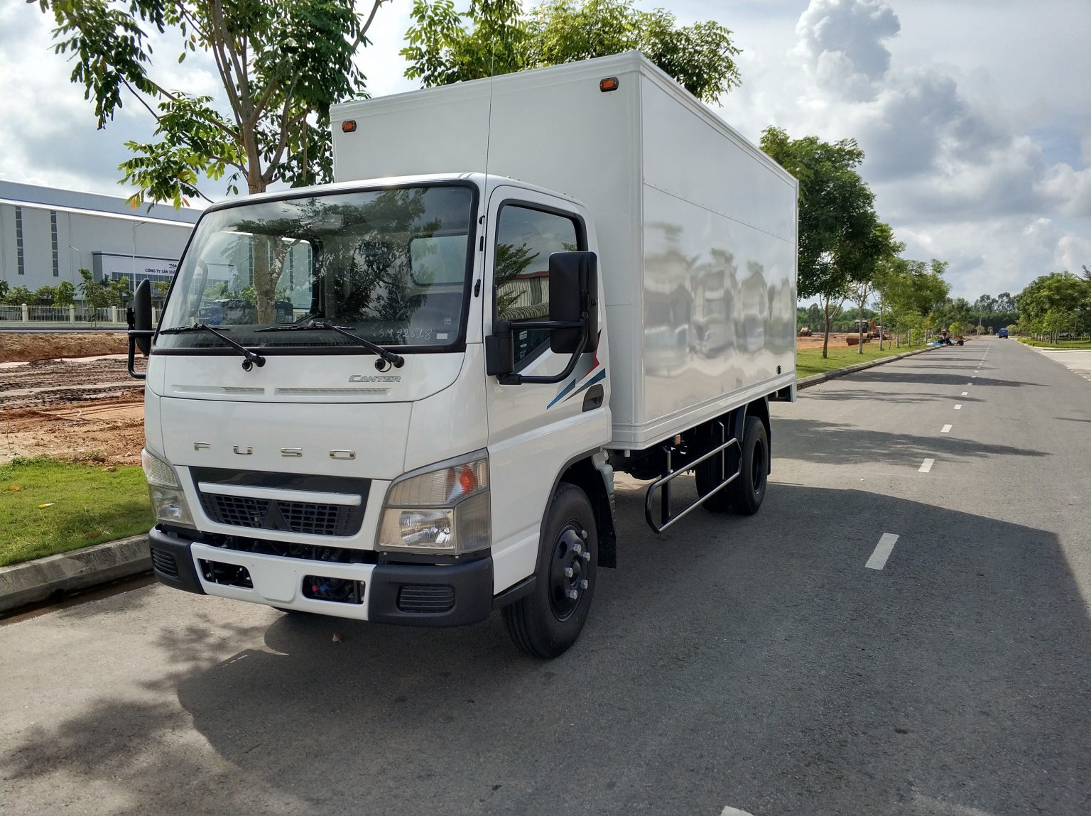 Thaco FD350 cạnh tranh trực tiếp với Hyundai, Fuso, Isuzu trong phân khúc xe ben 3,5 tấn