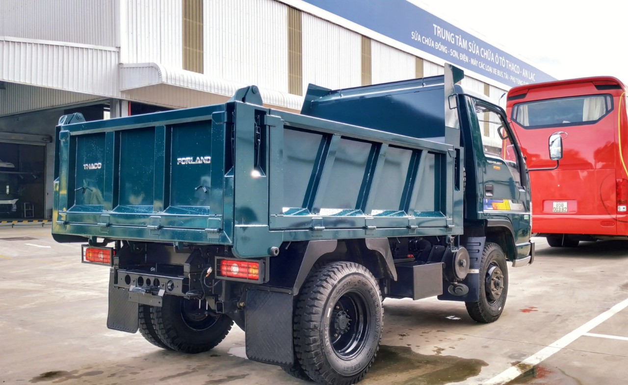 Xe ben Thaco Forland FD490 trong ứng dụng thực tế tại công trình