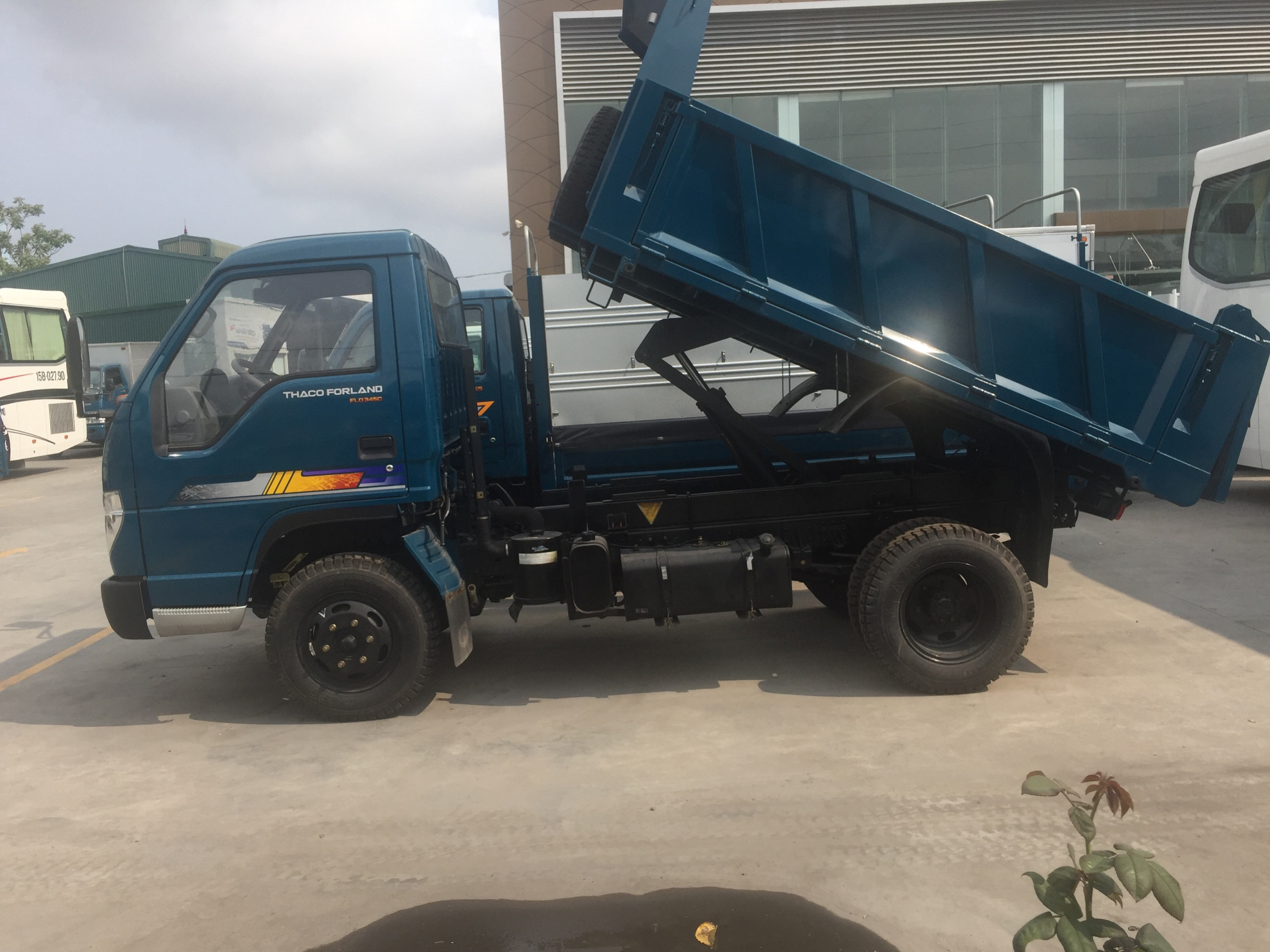 Nội thất cơ bản, tiện nghi hạn chế là nhược điểm của FLD345C