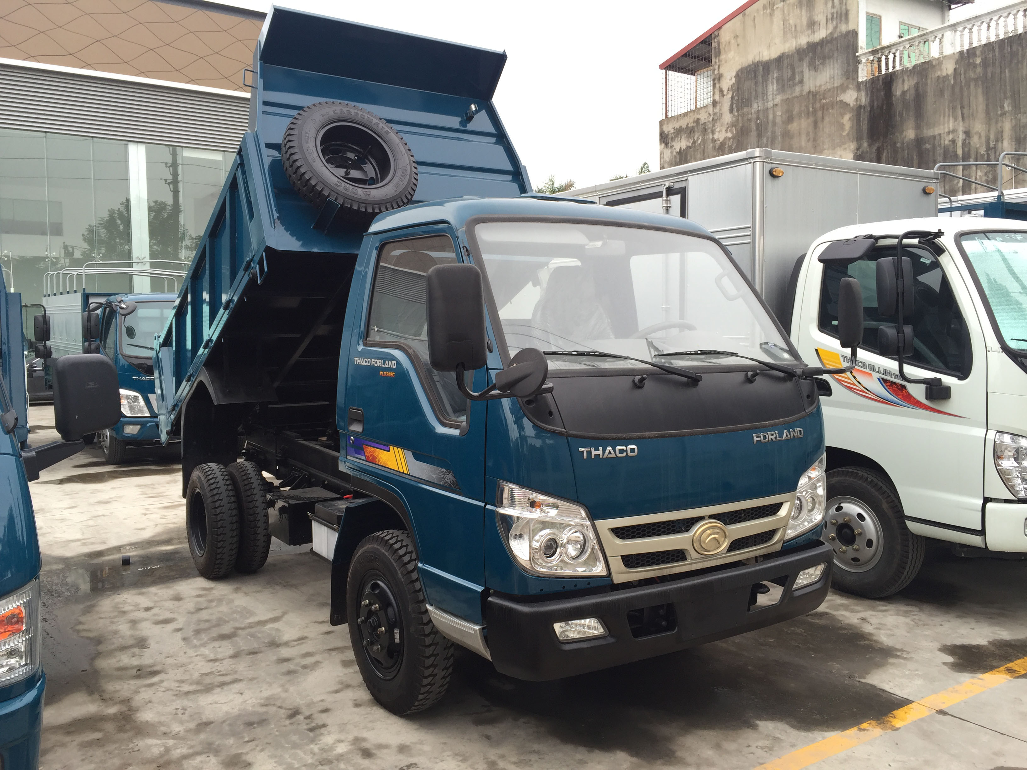 Thaco Forland FLD345C nổi bật với giá thành cạnh tranh, vận hành bền bỉ