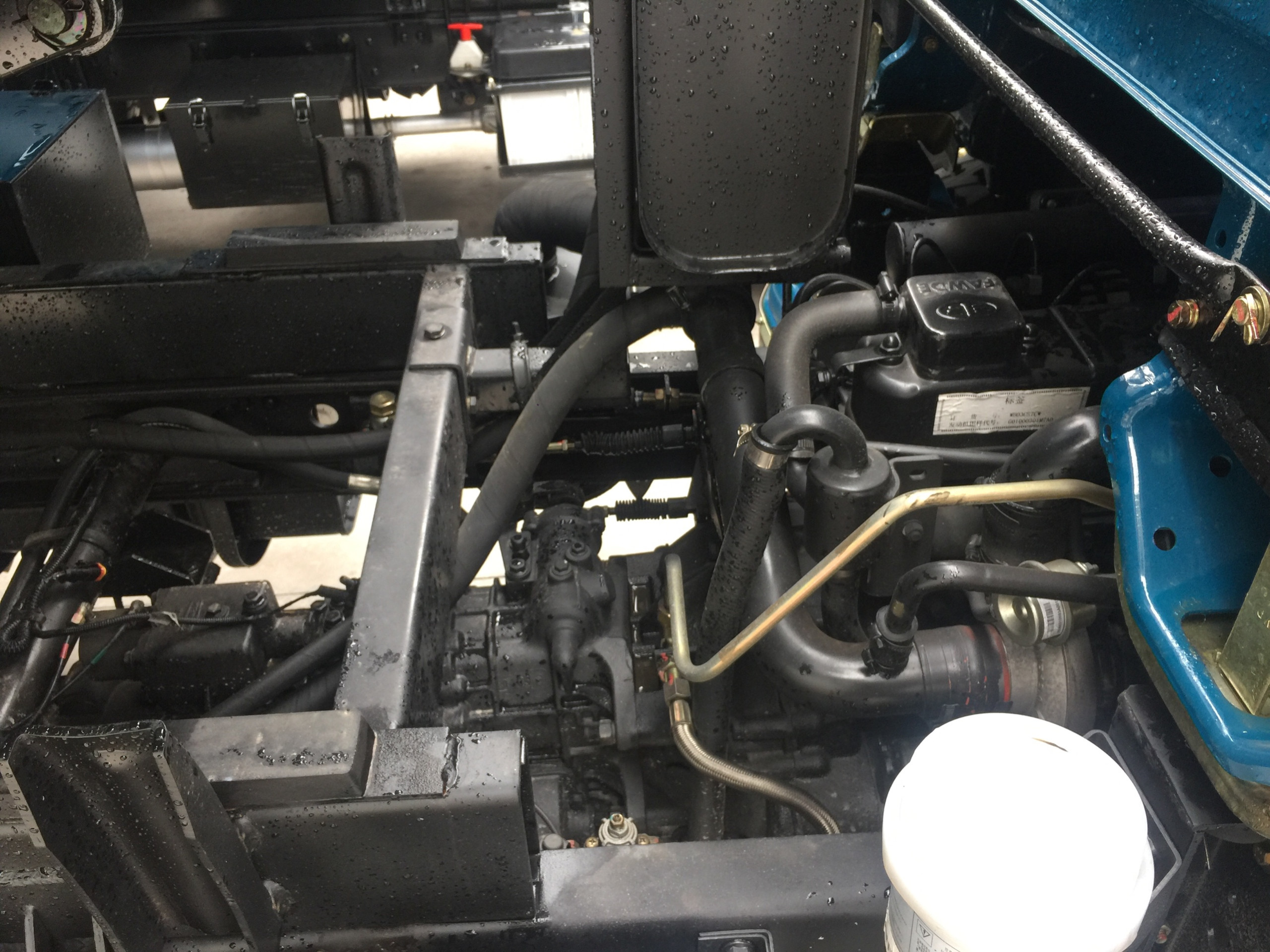 Thaco Forland FLD420 – Xe ben tải trọng 4.2 tấn, động cơ diesel tăng áp, thùng ben lớn, vận hành mạnh mẽ.